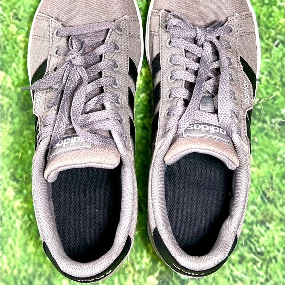 Adidas Unisex Children's Daily 3.0 Size 7 Skate Shoe FX7269 Gray/Black - Picture 9 of 12